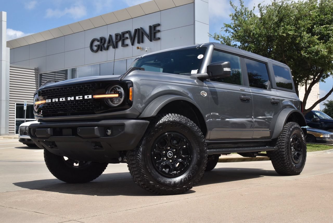 Certified 2022 Ford Bronco Wildtrak AWD/4WD image 2