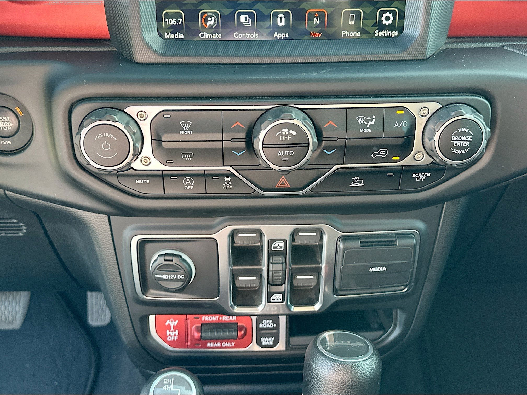 Used 2023 Jeep Gladiator Rubicon w/ LED Lighting Group AWD/4WD image 16