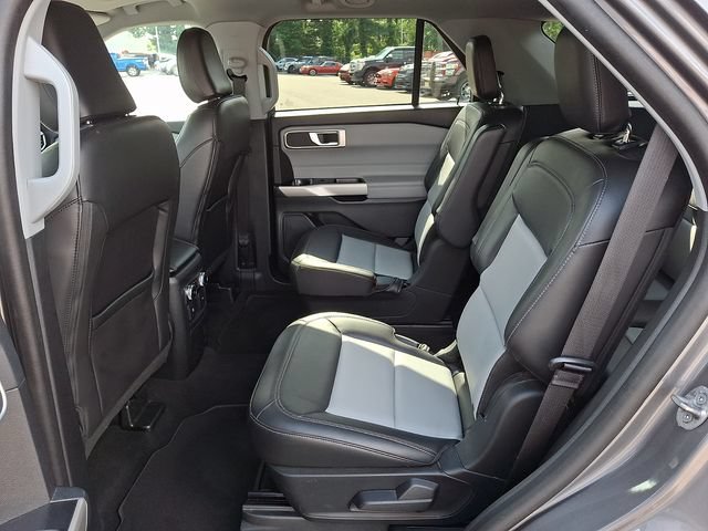 Certified 2022 Ford Explorer XLT w/ Equipment Group 202A AWD/4WD image 10