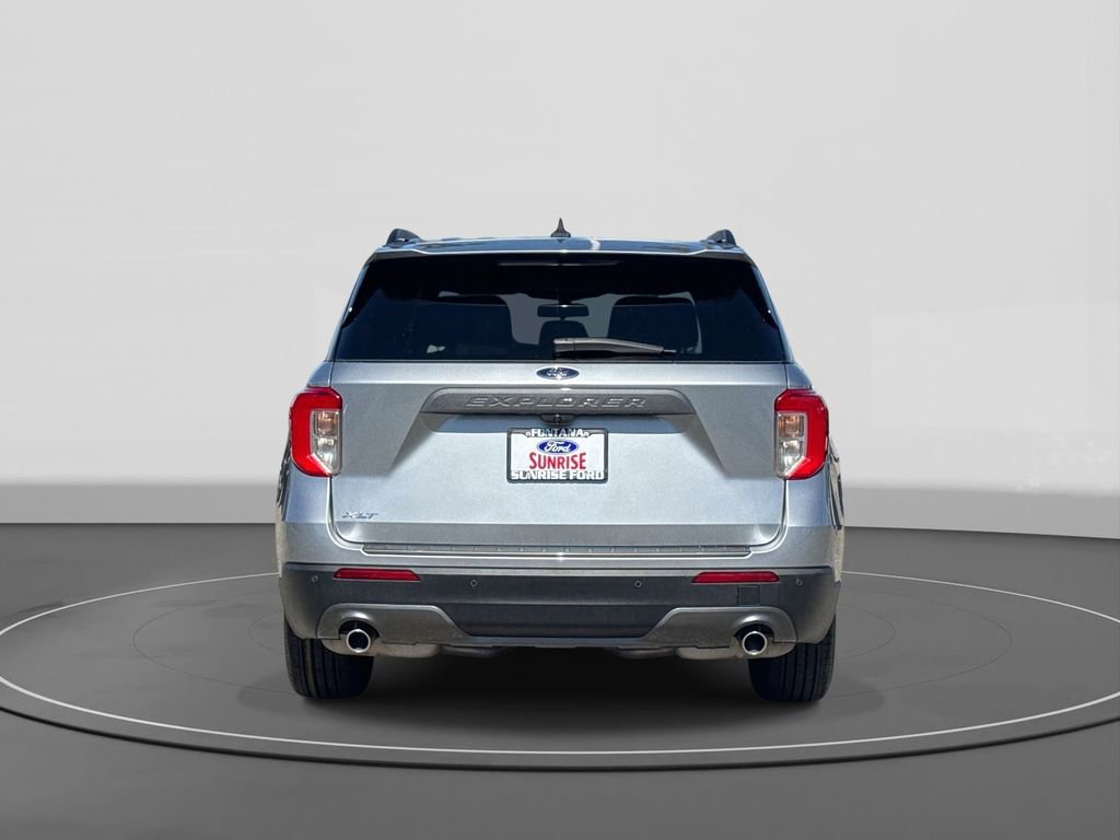Certified 2023 Ford Explorer XLT w/ Equipment Group 202A image 3