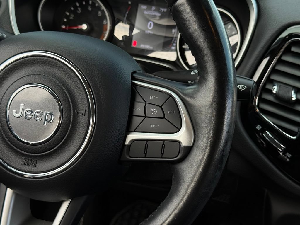 Used 2018 Jeep Compass Latitude AWD/4WD image 8