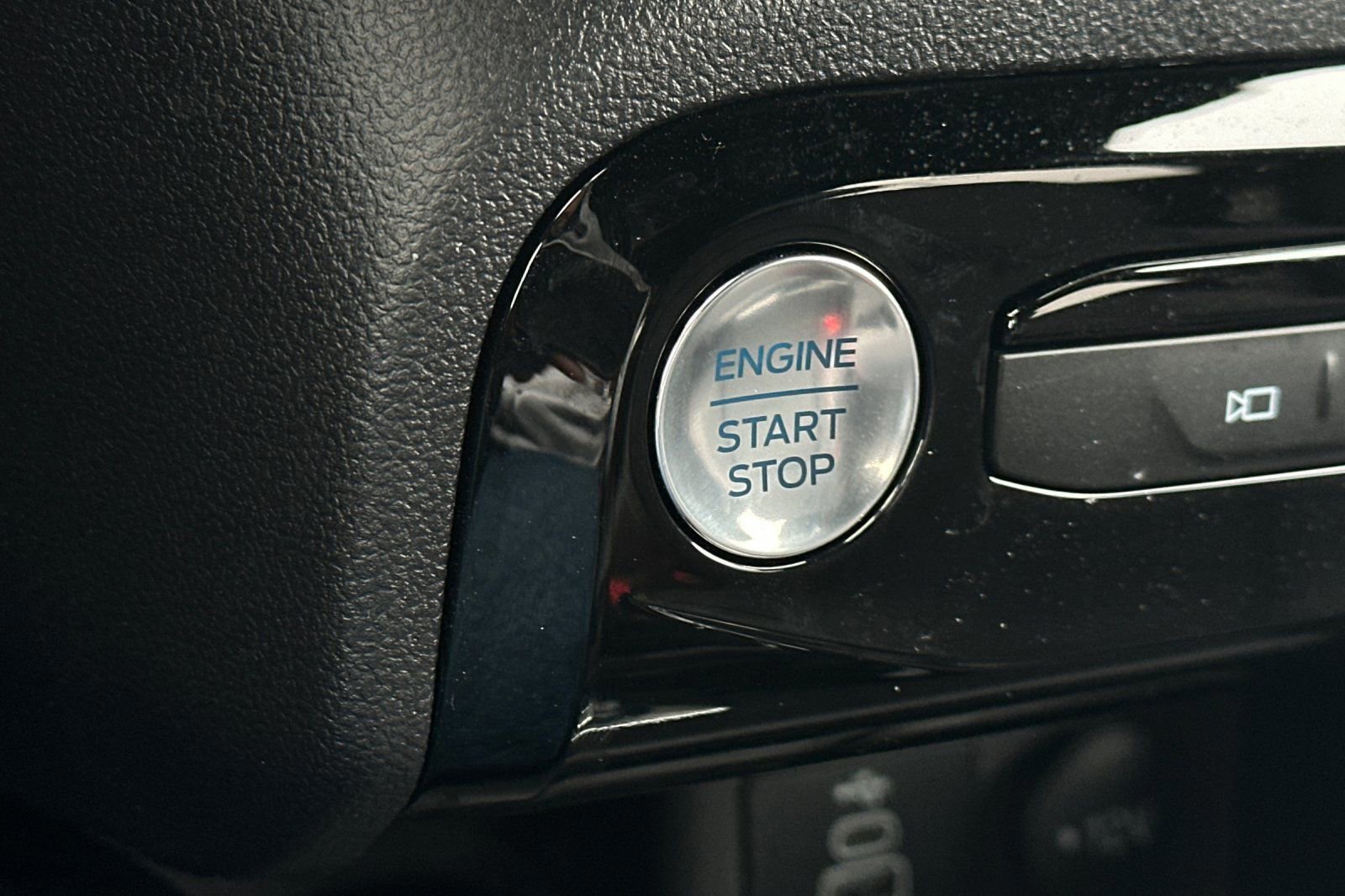 Certified 2025 Ford Escape ST-Line Elite w/ Tech Pack #2 image 26