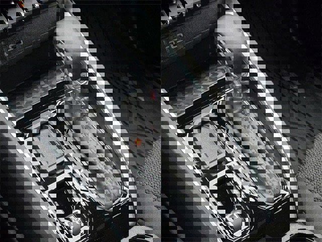 Used 2024 Chevrolet Colorado LT w/ LT Convenience Package image 17