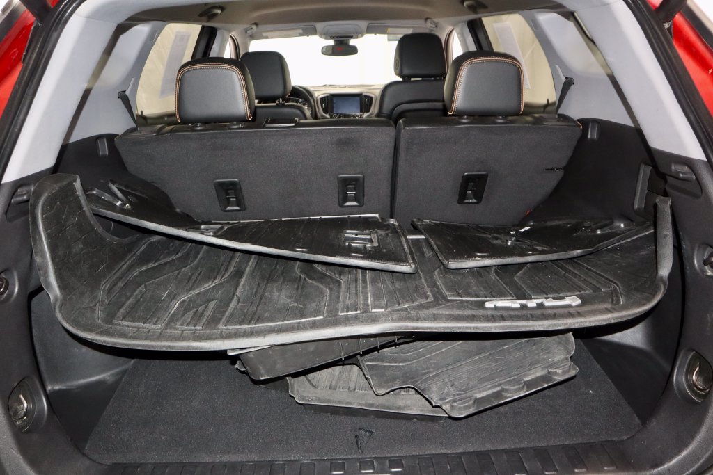 Used 2024 GMC Terrain AT4 w/ LPO, Floor Liner Package AWD/4WD image 14