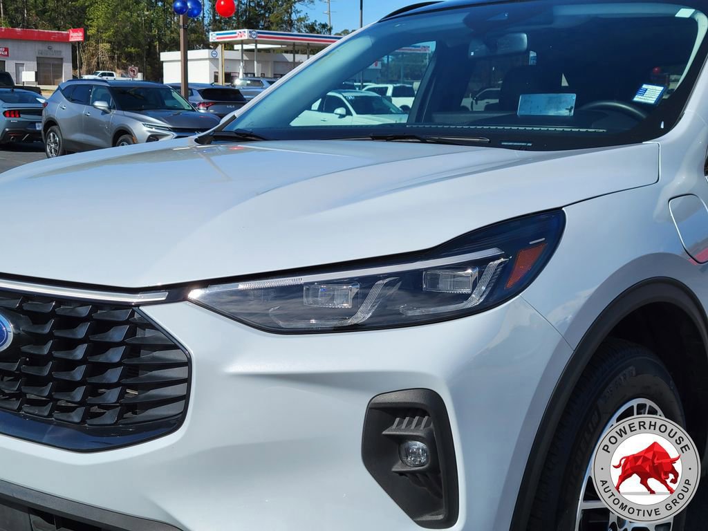 Certified 2025 Ford Escape SE w/ PHEV Premium Package image 11