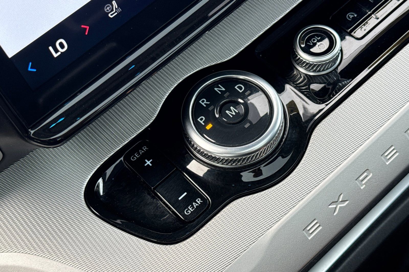 Certified 2025 Ford Expedition Active image 24