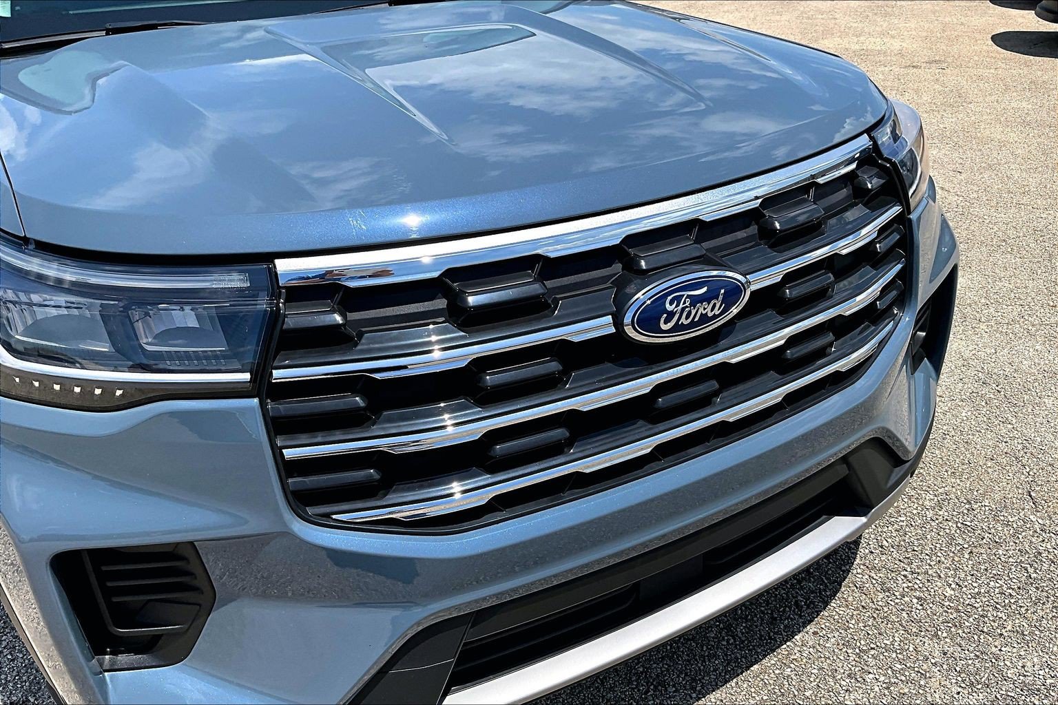 Certified 2025 Ford Explorer Active AWD/4WD image 31