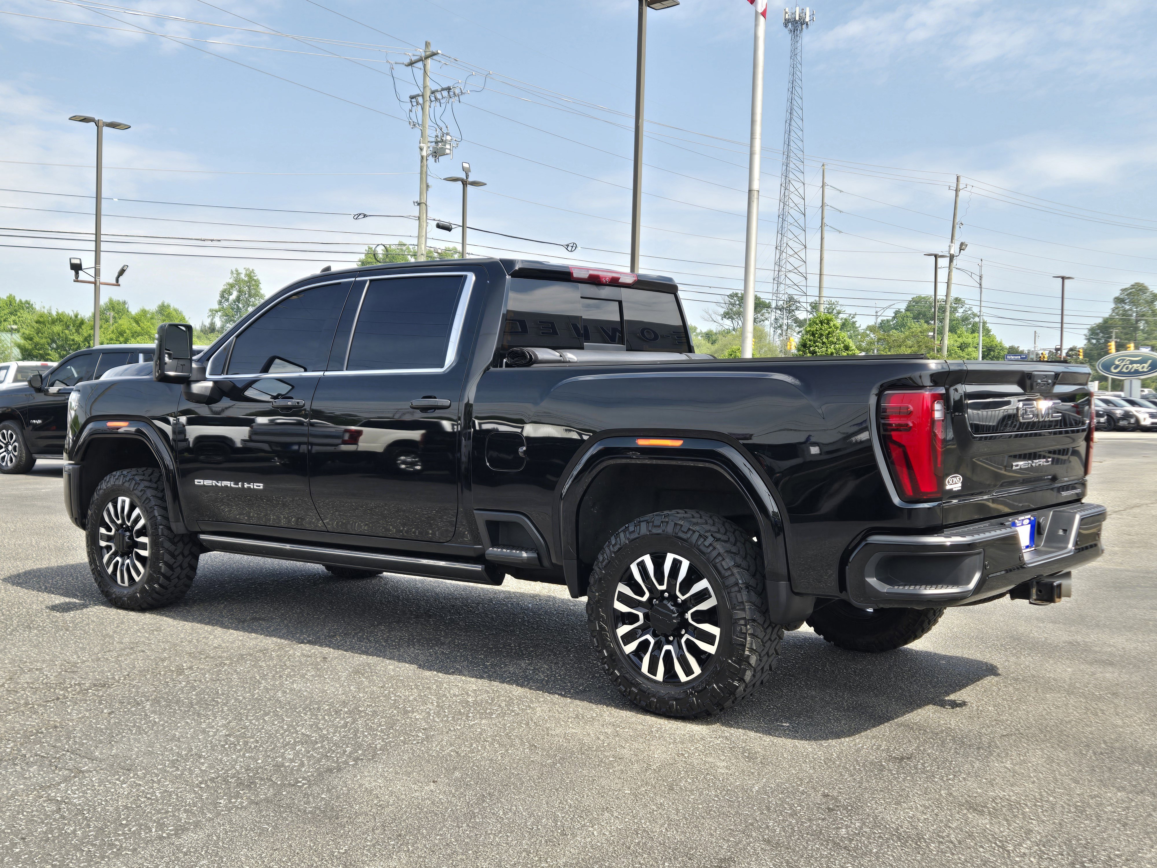 Used 2024 GMC Sierra 2500 Denali Ultimate w/ Max Trailering Package AWD/4WD image 12