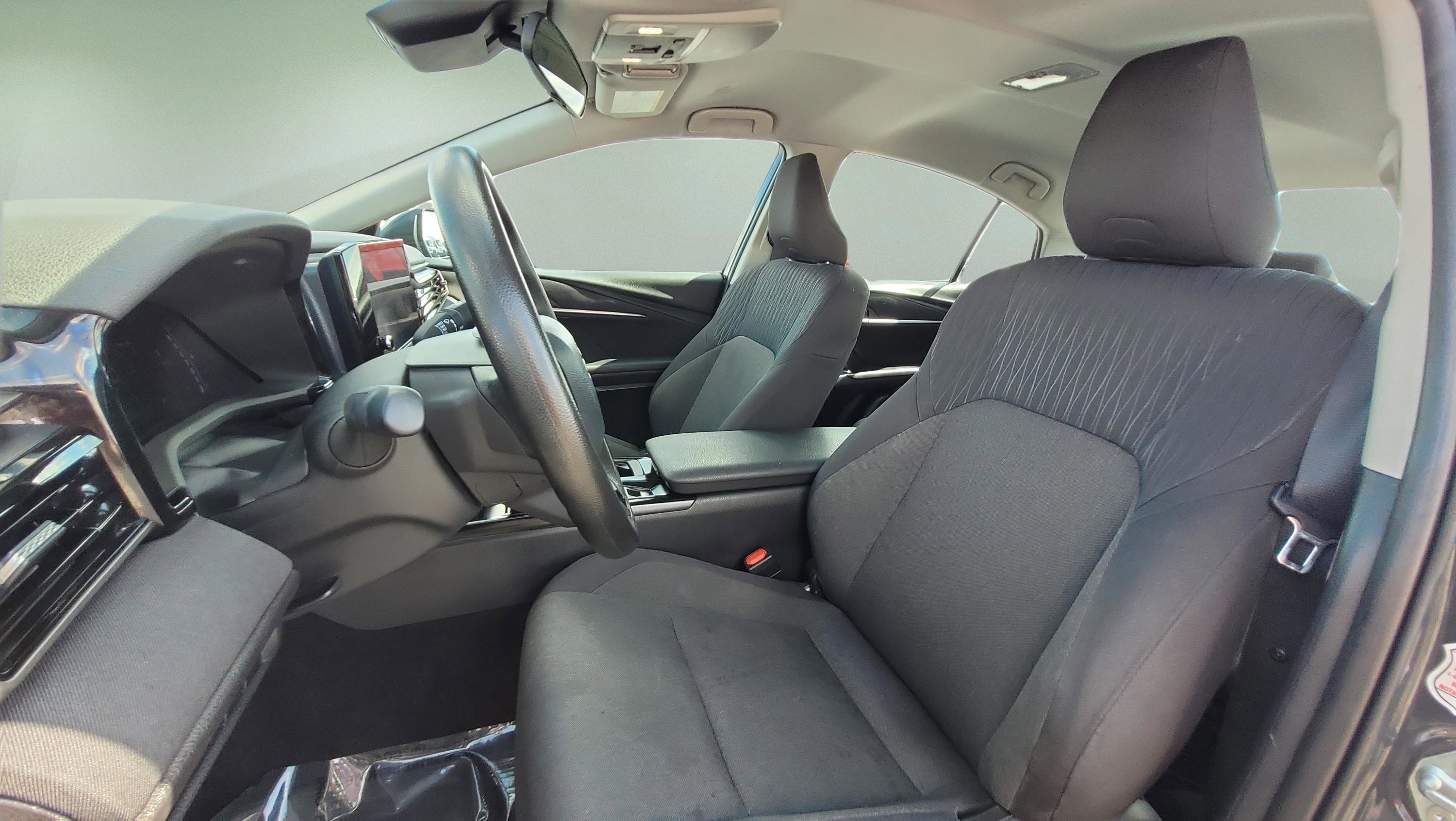 Used 2025 Toyota Camry SE FWD image 29