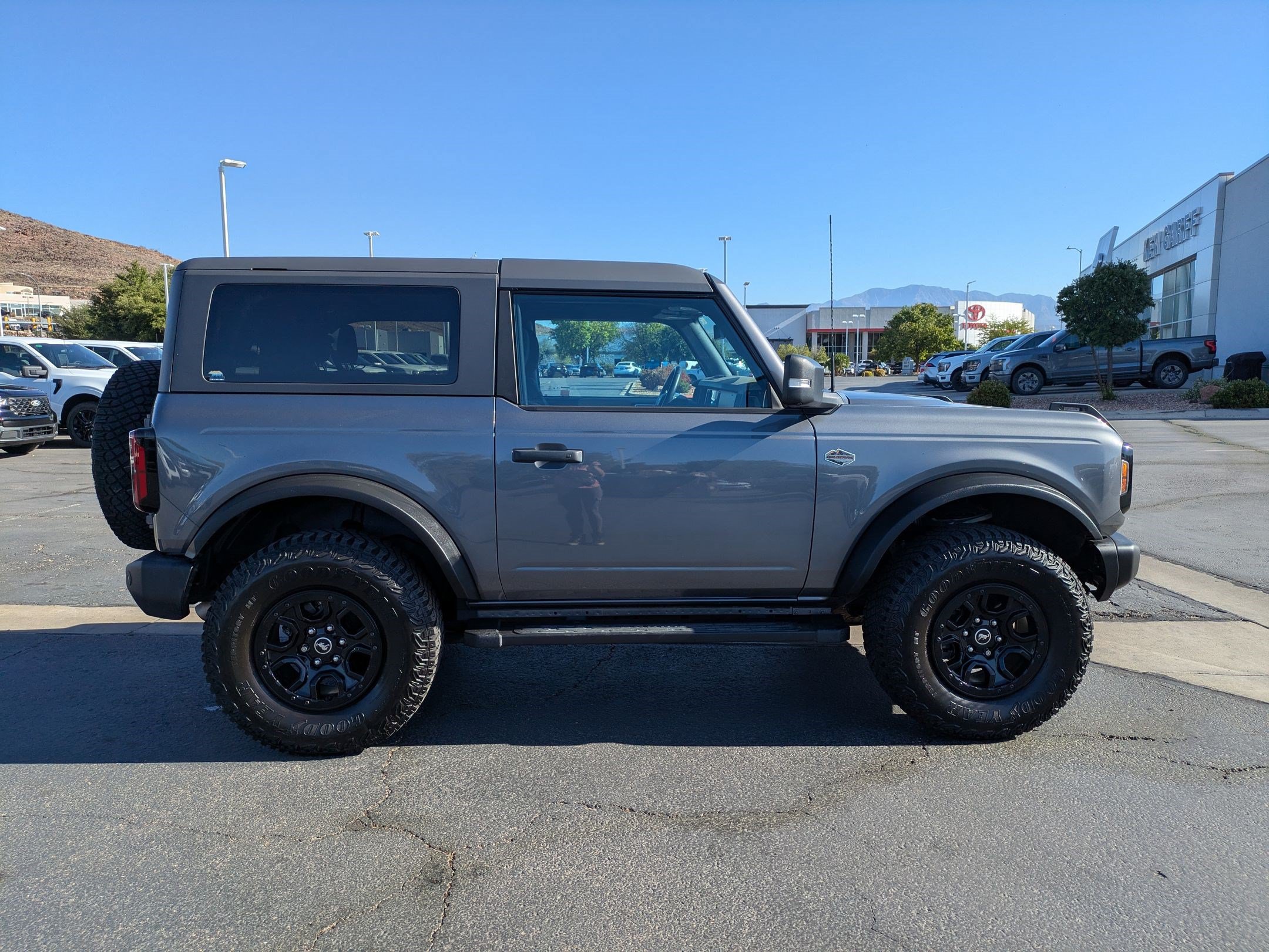 Certified 2023 Ford Bronco Wildtrak AWD/4WD image 3