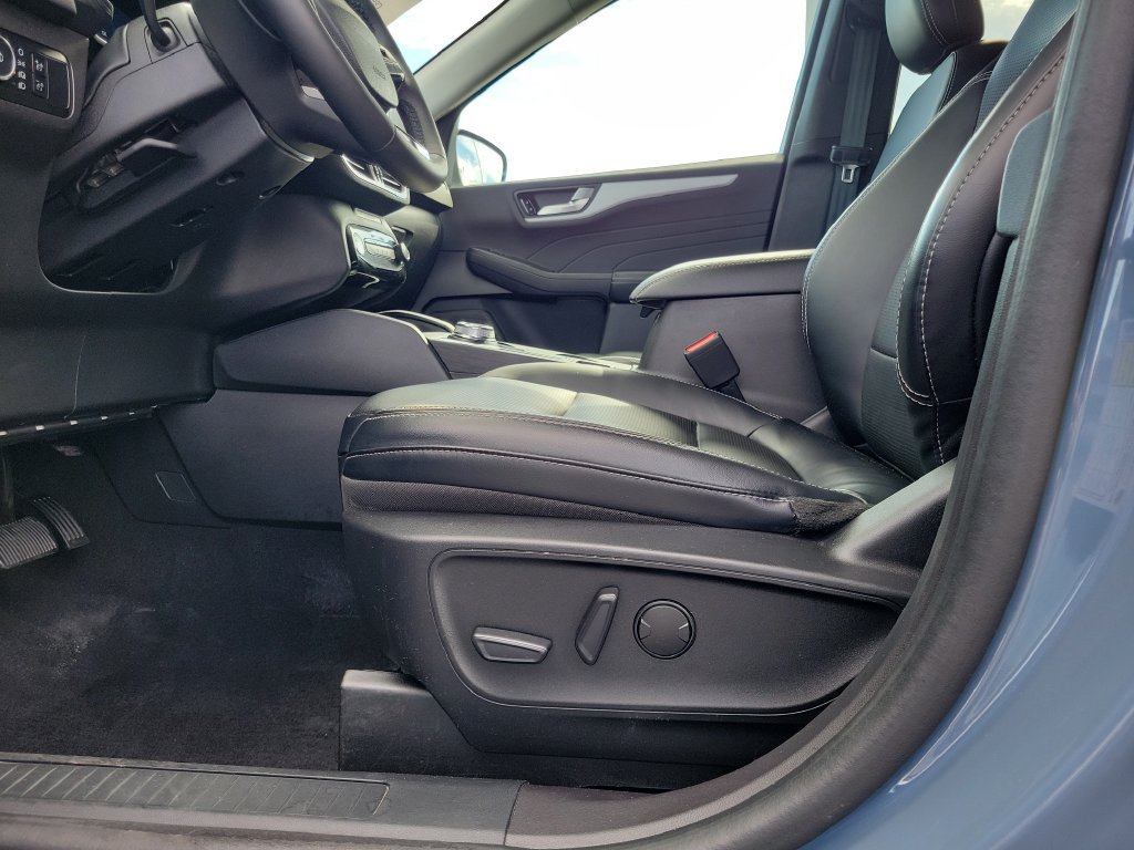 Certified 2023 Ford Escape Platinum AWD/4WD image 20