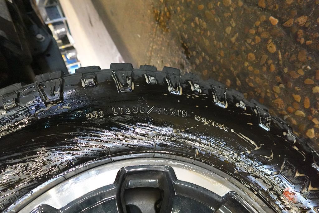 Certified 2025 Ford F350 Platinum w/ Tremor Off-Road Package AWD/4WD image 37