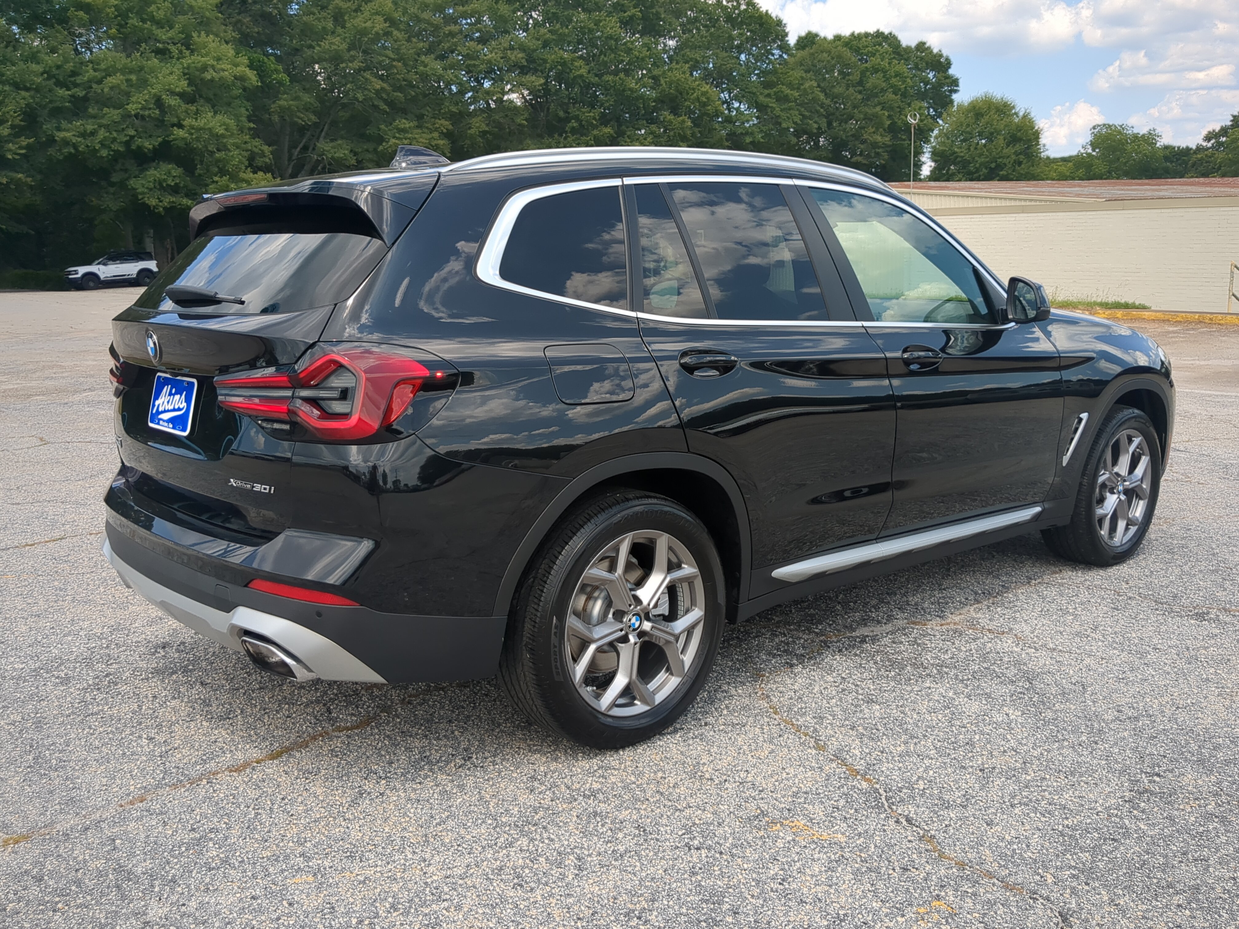 Used 2023 BMW X3 xDrive30i w/ Convenience Package AWD/4WD image 3