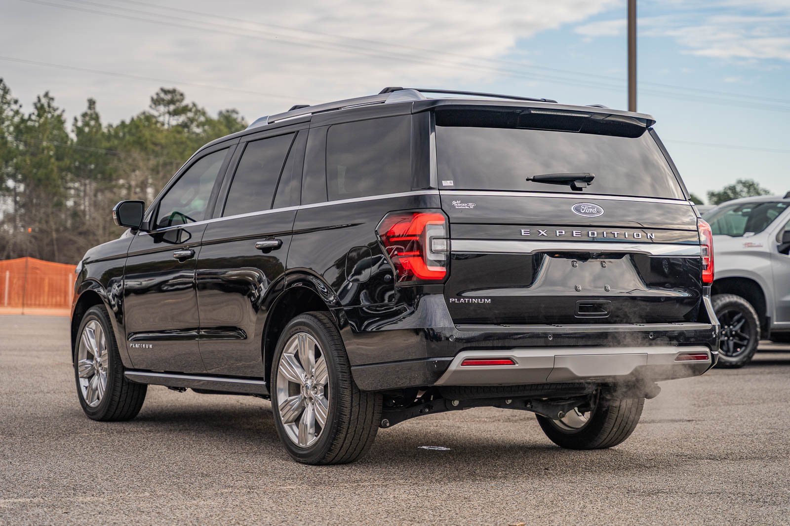 Certified 2023 Ford Expedition Platinum image 3