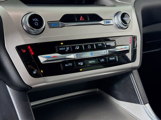 Certified 2022 Ford Explorer XLT w/ Equipment Group 202A image 15