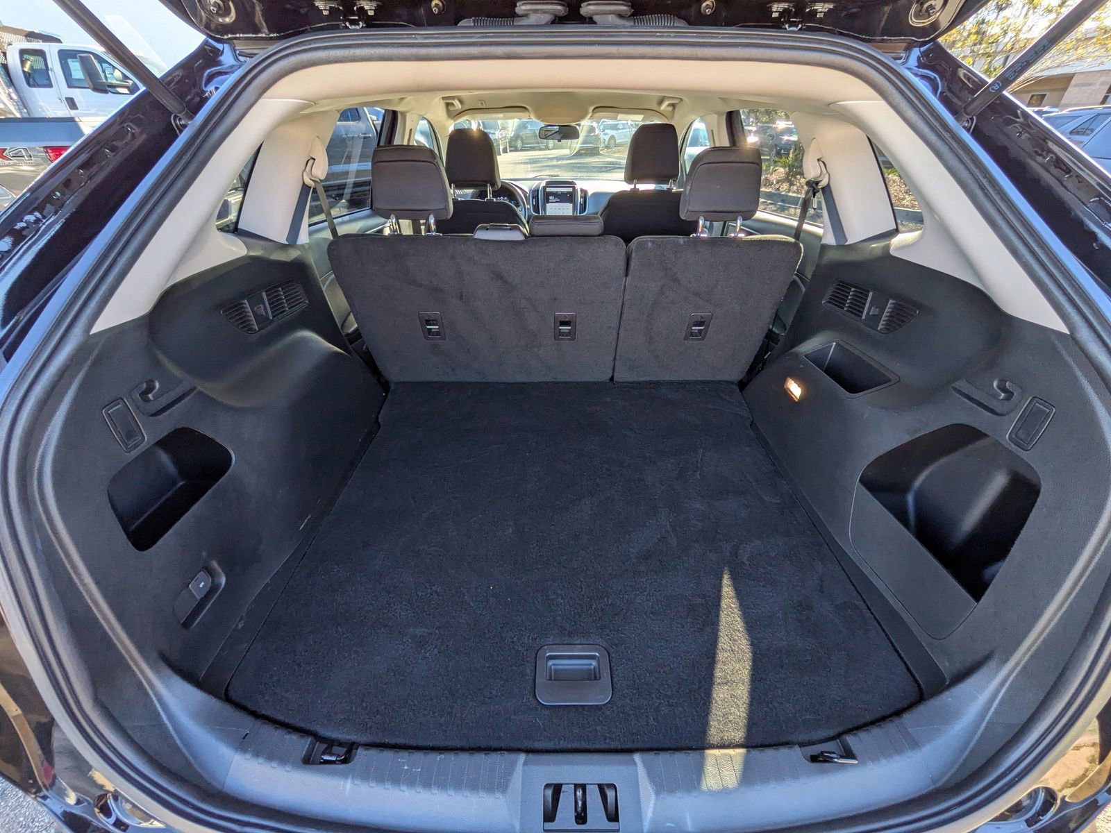 Certified 2022 Ford Edge SE w/ Black Appearance Package image 15