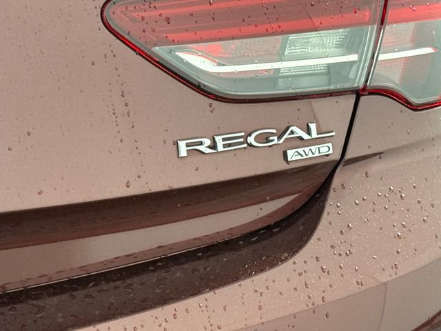 Used 2018 Buick Regal Essence w/ Driver Confidence Package #1 AWD/4WD image 17