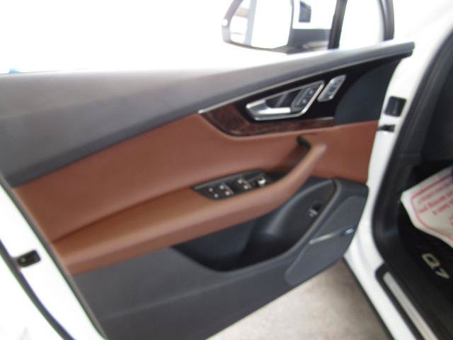 Used 2019 Audi Q7 3.0T Prestige AWD/4WD image 23