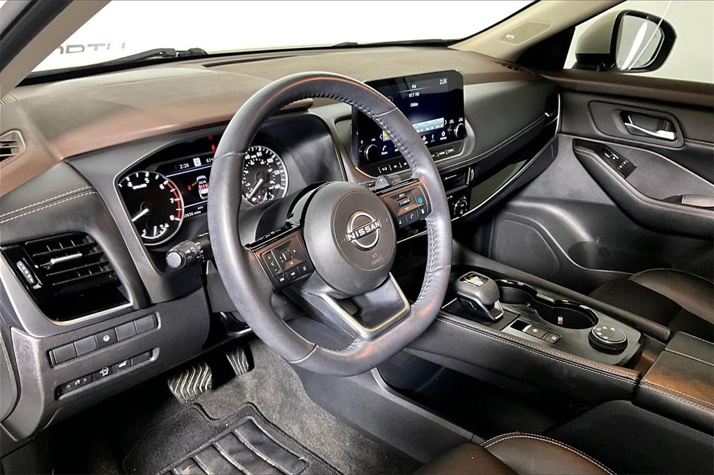 Used 2023 Nissan Rogue SL w/ SL Premium Package image 10