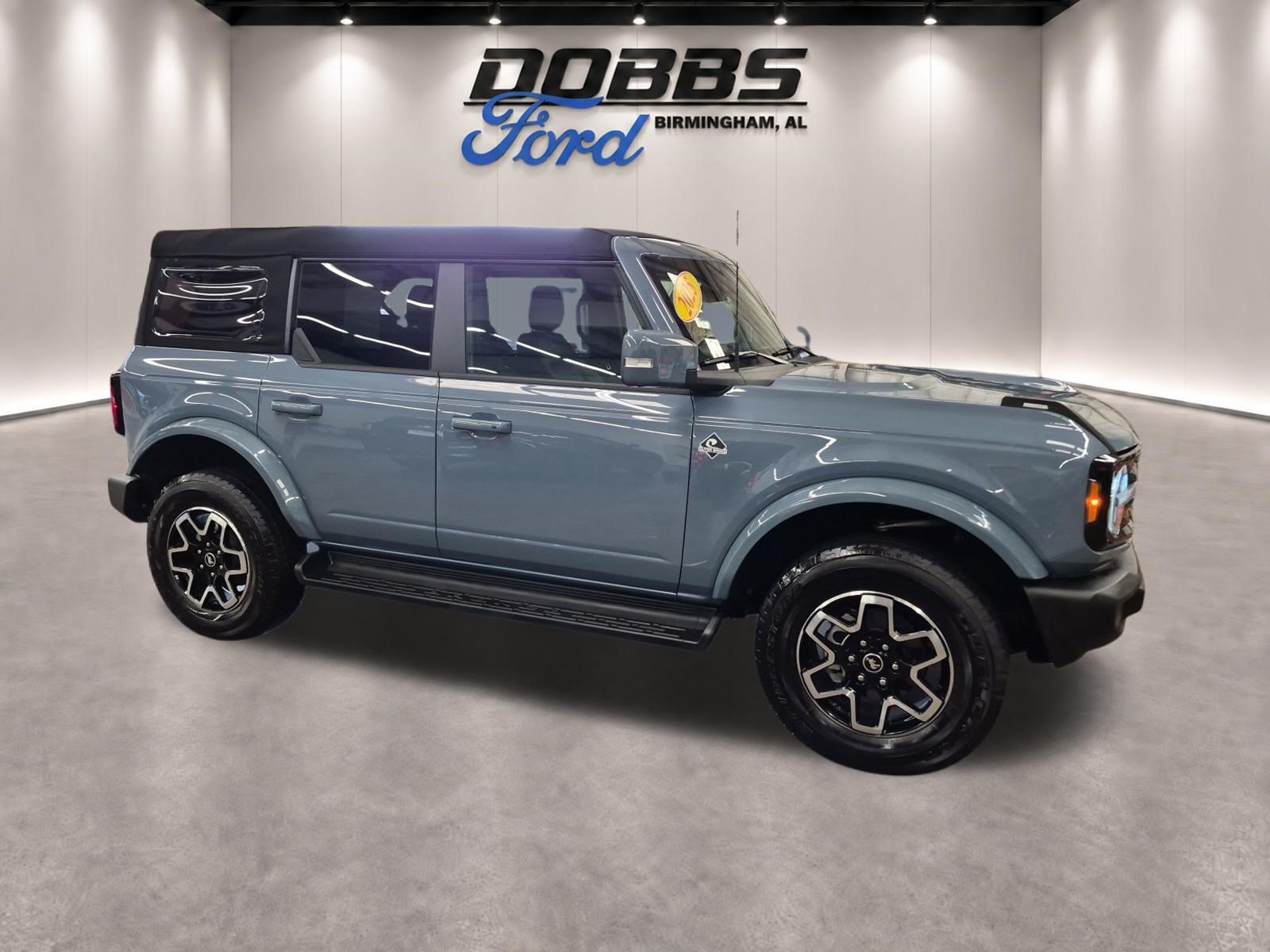 Certified 2025 Ford Bronco Outer Banks AWD/4WD image 1