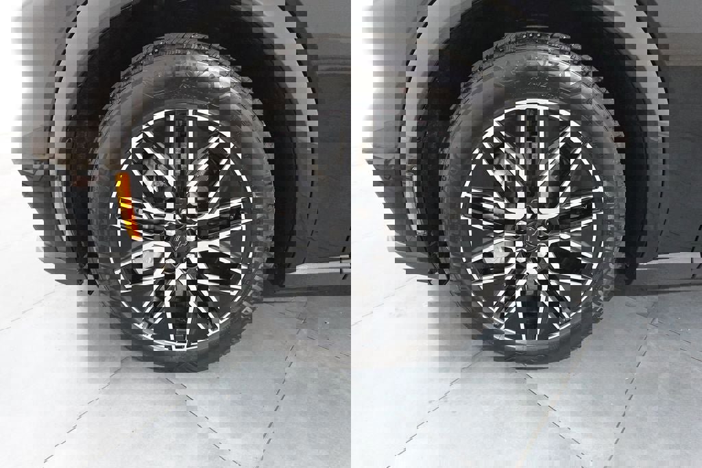 Certified 2025 Ford Mustang Mach-E Premium image 28