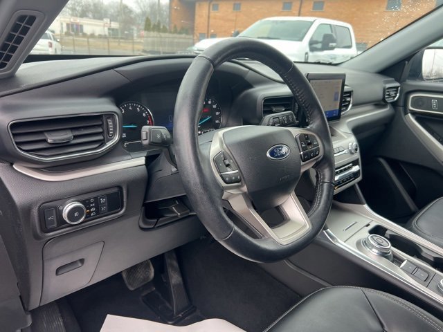 Certified 2022 Ford Explorer XLT w/ Equipment Group 202A image 8