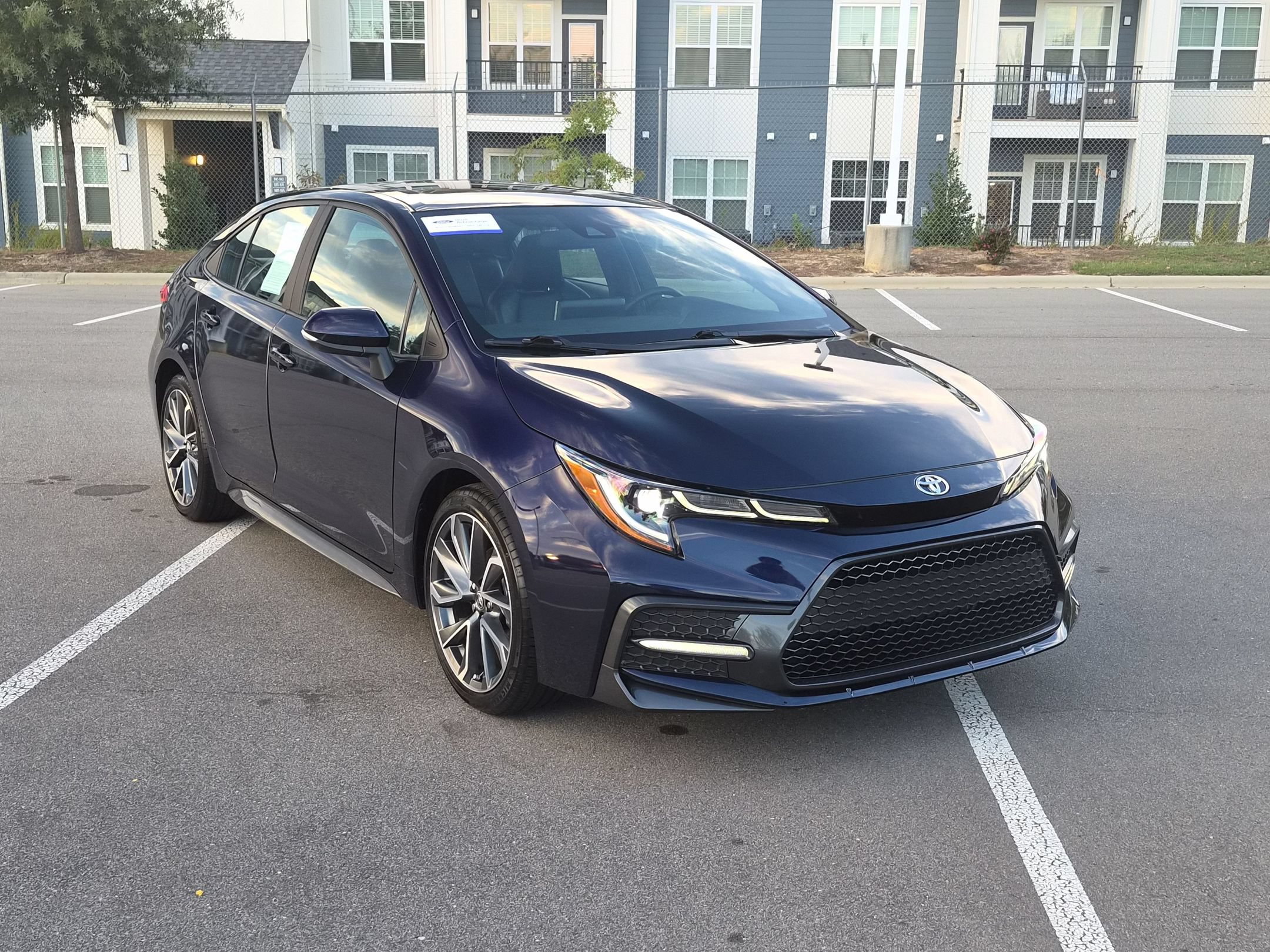 Used 2021 Toyota Corolla XSE FWD image 2