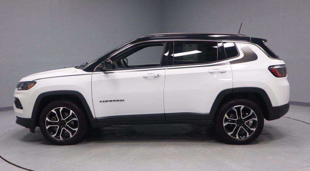 Used 2023 Jeep Compass Limited w/ Mopar Graphics Package AWD/4WD image 8