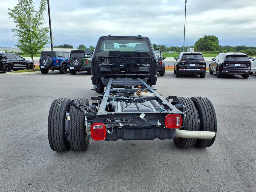 Certified 2025 Ford F550 4x4 Regular Cab Super Duty image 5