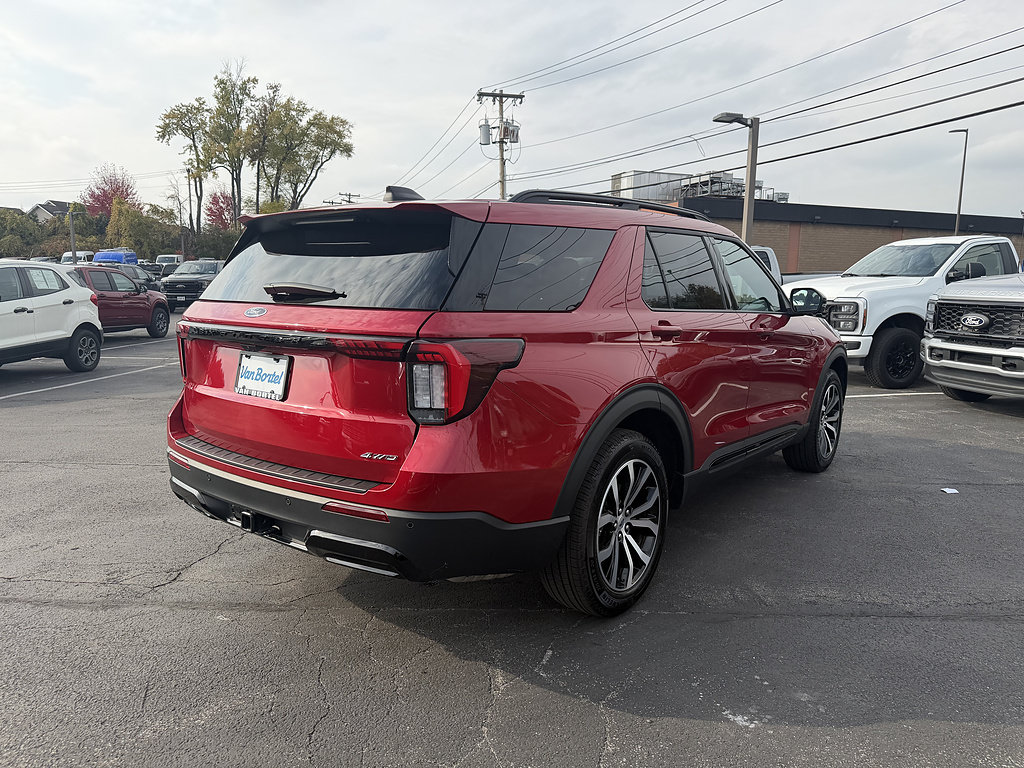 Certified 2025 Ford Explorer ST-Line AWD/4WD image 6