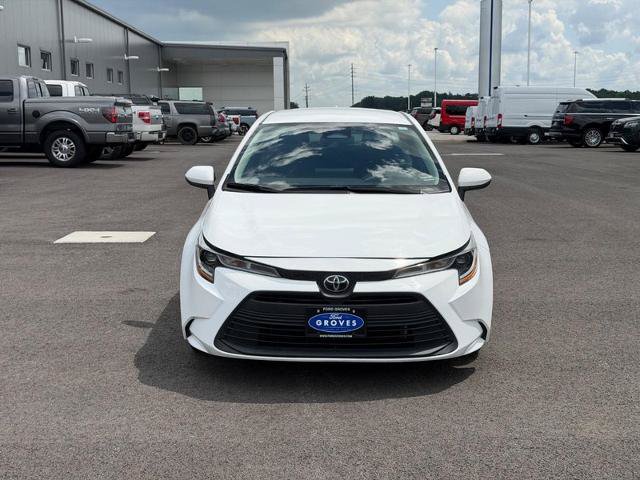 Used 2023 Toyota Corolla LE FWD image 2