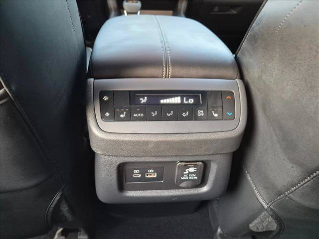 Used 2025 Nissan Pathfinder Platinum AWD/4WD image 18