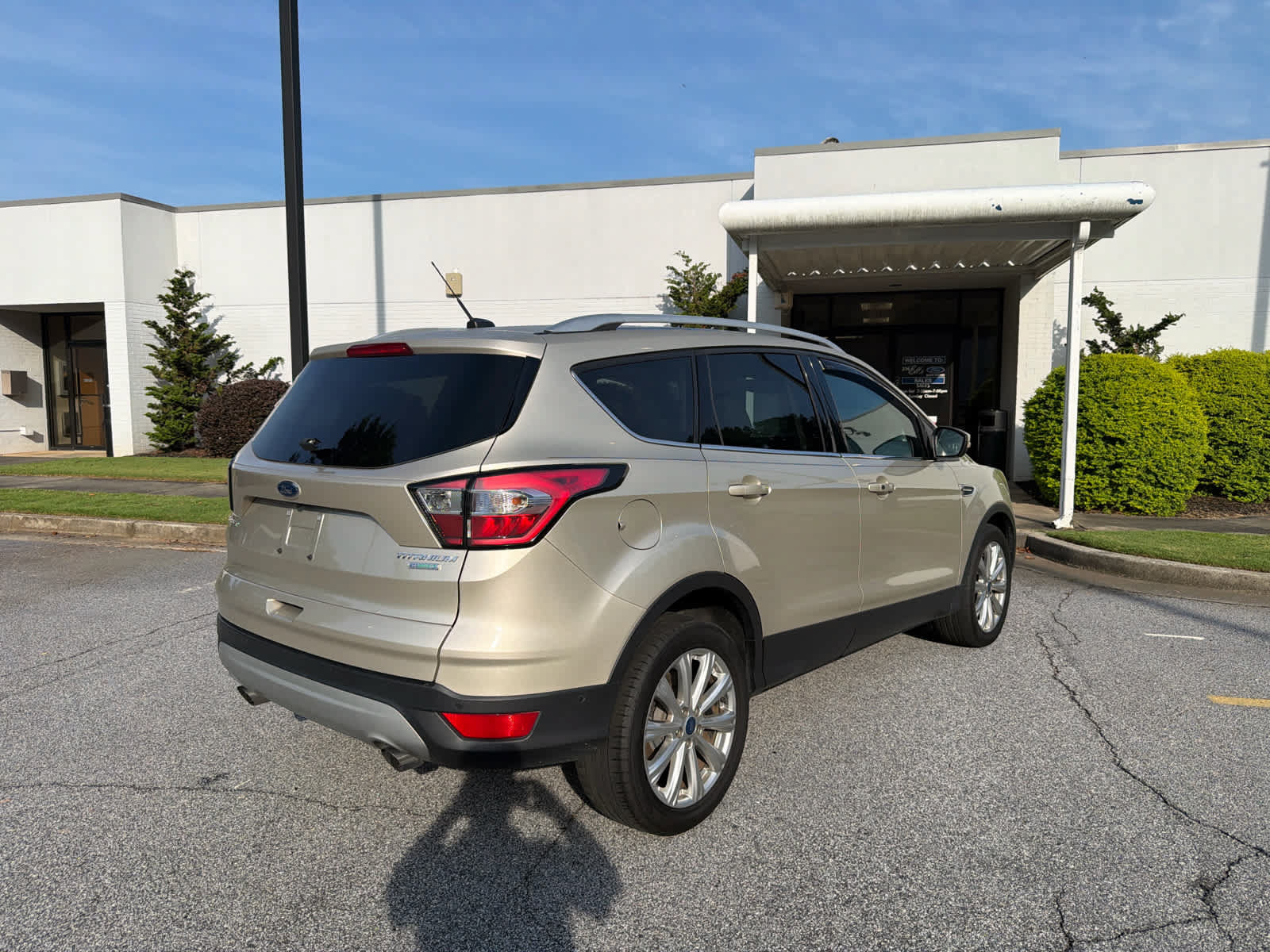Certified 2017 Ford Escape Titanium w/ Equipment Group 301A FWD image 4