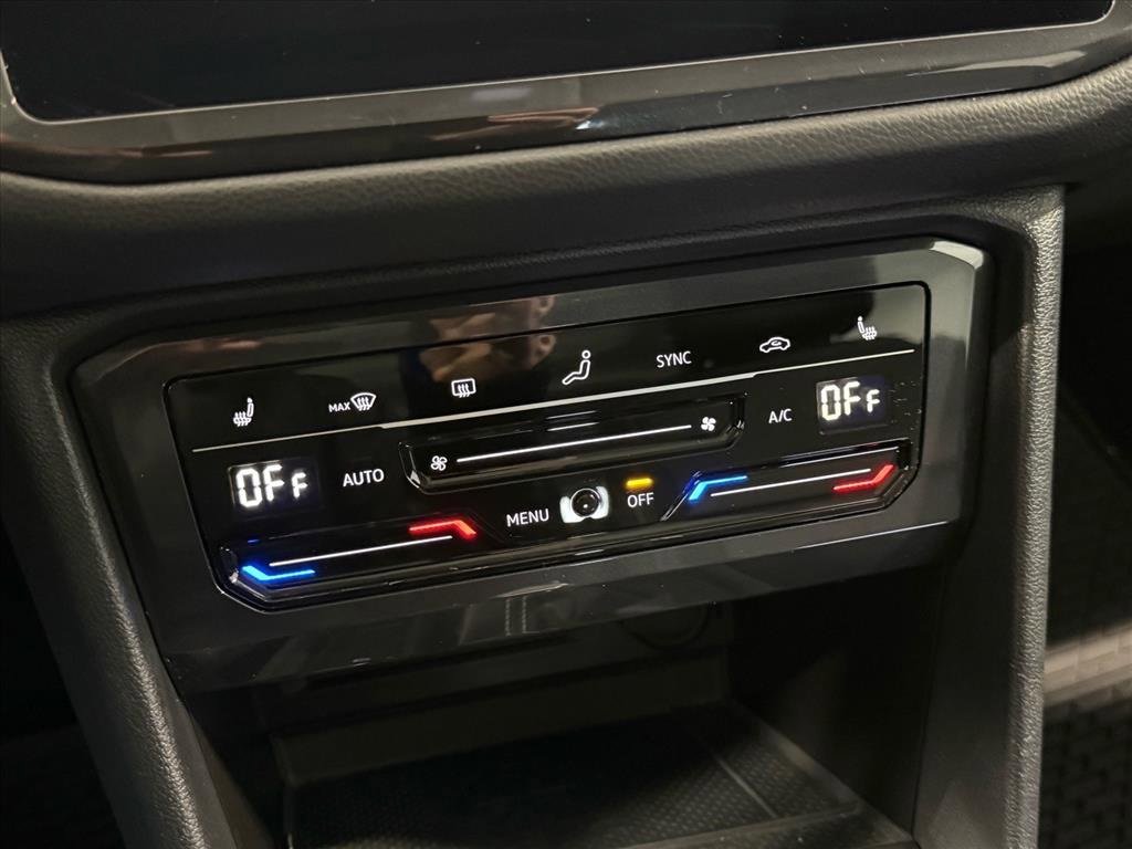 Used 2023 Volkswagen Tiguan SE w/ Panoramic Sunroof Package image 19