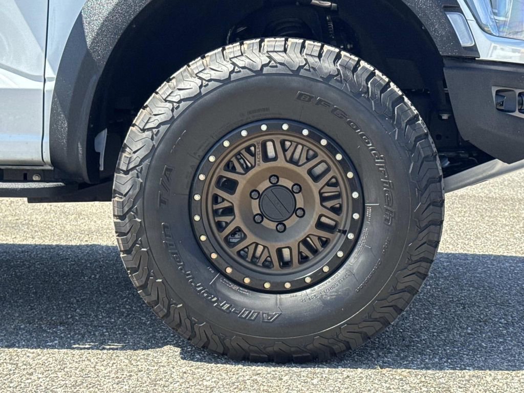 Certified 2021 Ford F150 Raptor w/ Equipment Group 801A High AWD/4WD image 31