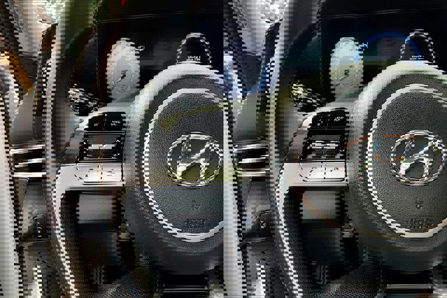 Used 2023 Hyundai Elantra Limited image 23