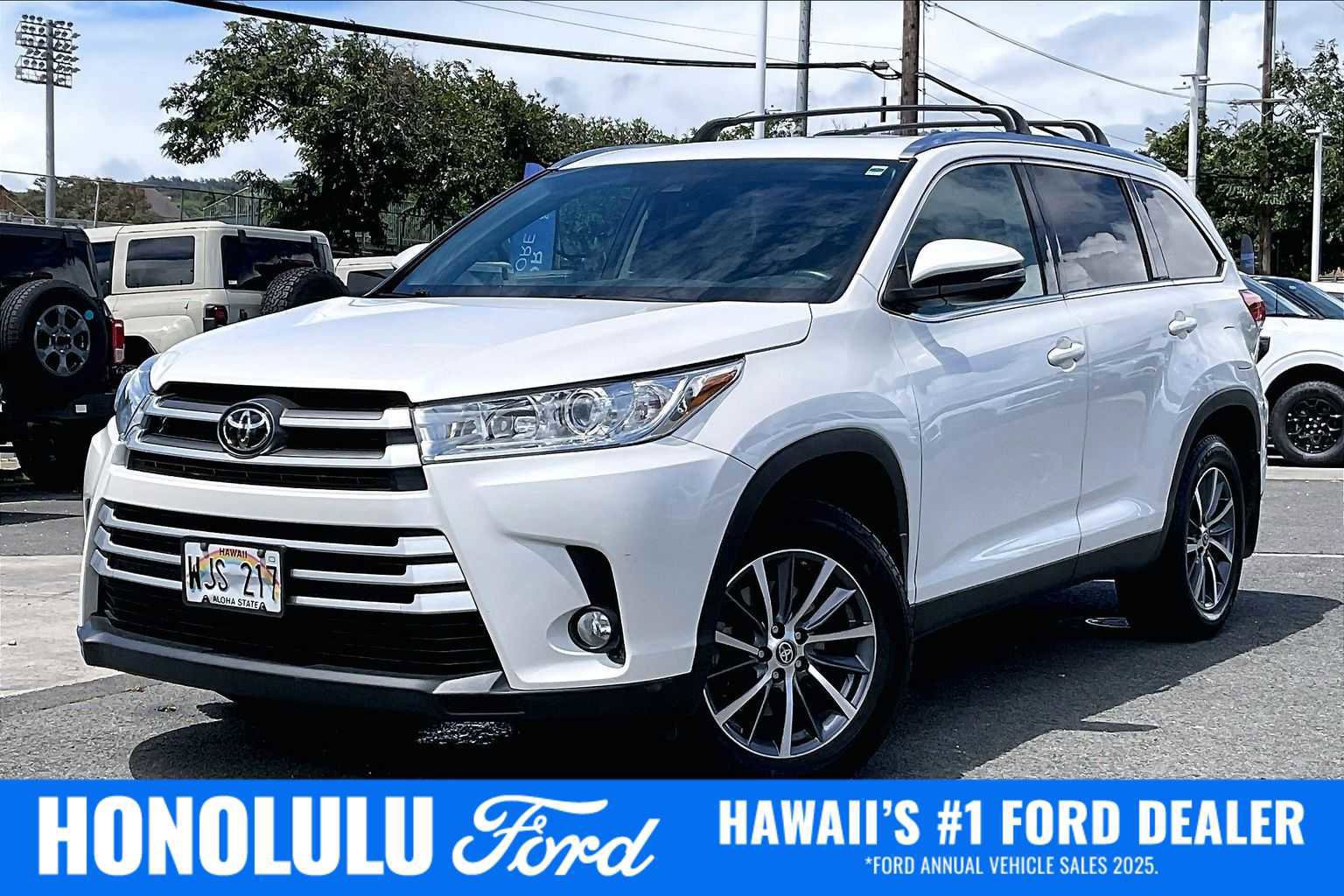 Used 2019 Toyota Highlander XLE FWD image 6