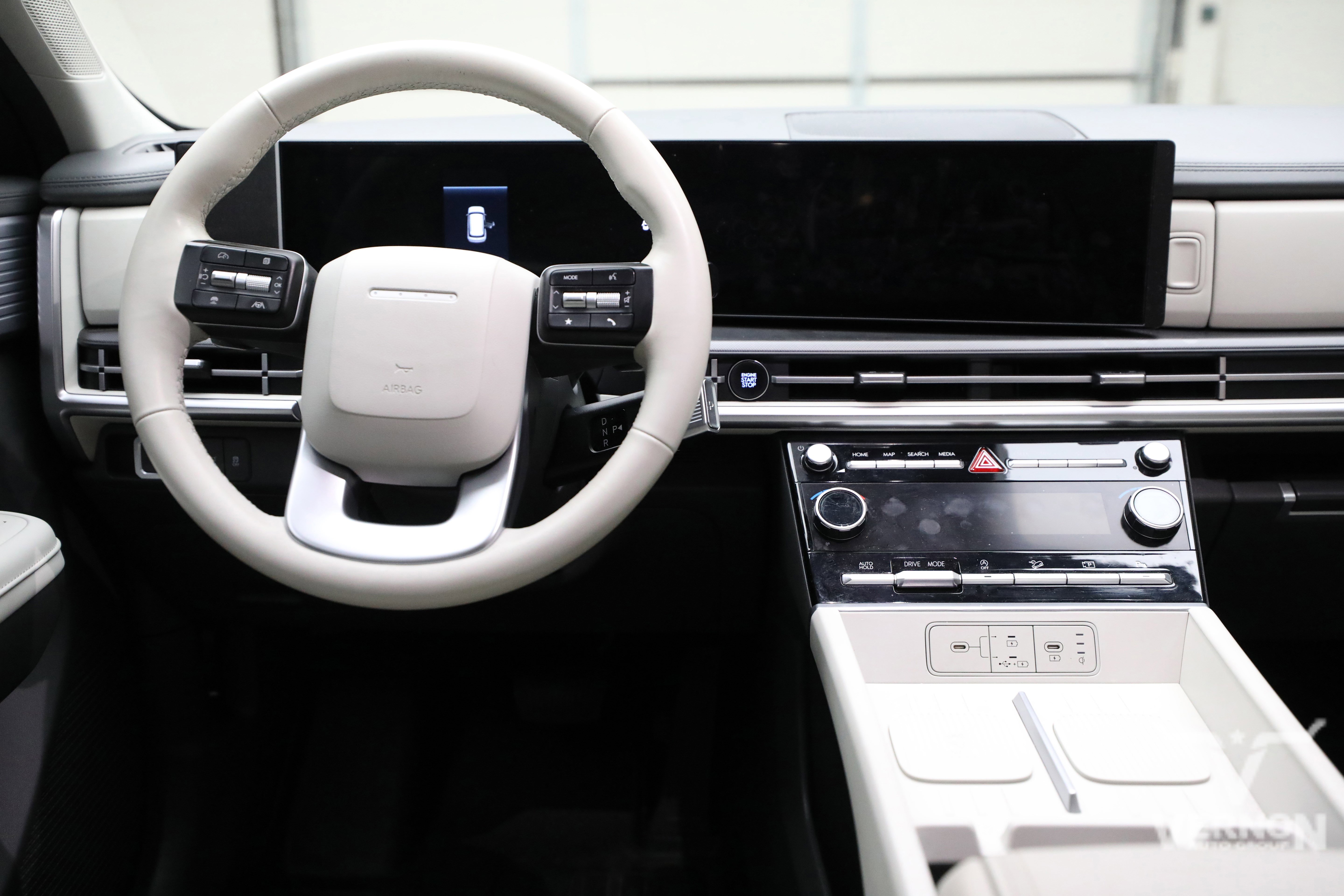 Used 2025 Hyundai Santa Fe SEL FWD image 19