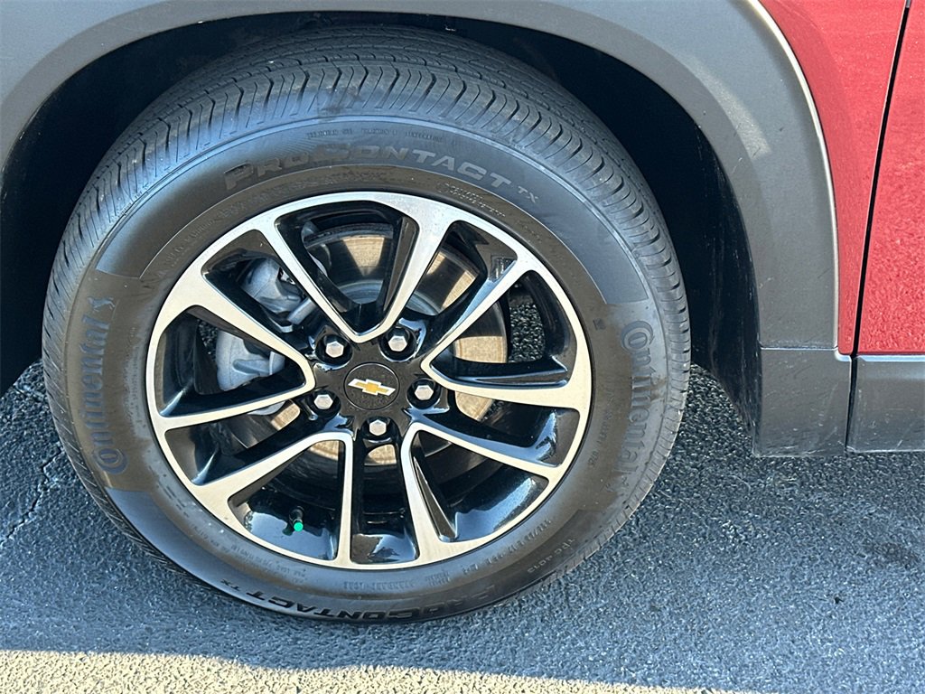 Used 2024 Chevrolet TrailBlazer LT w/ Driver Confidence Package image 11