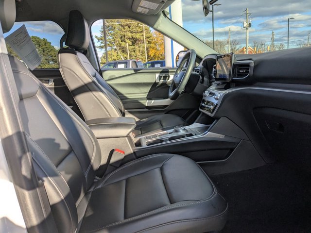 Certified 2023 Ford Explorer XLT w/ Equipment Group 202A image 35