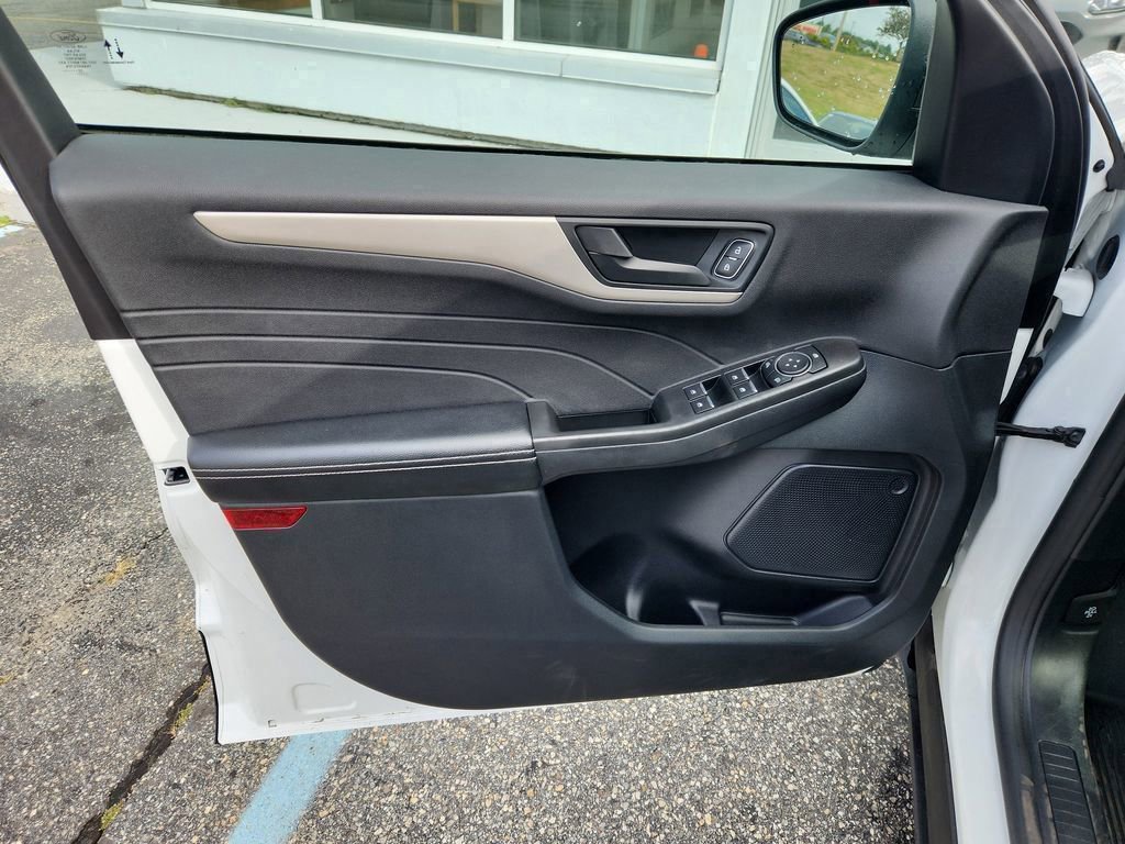 Certified 2022 Ford Escape SE w/ Convenience Package image 11