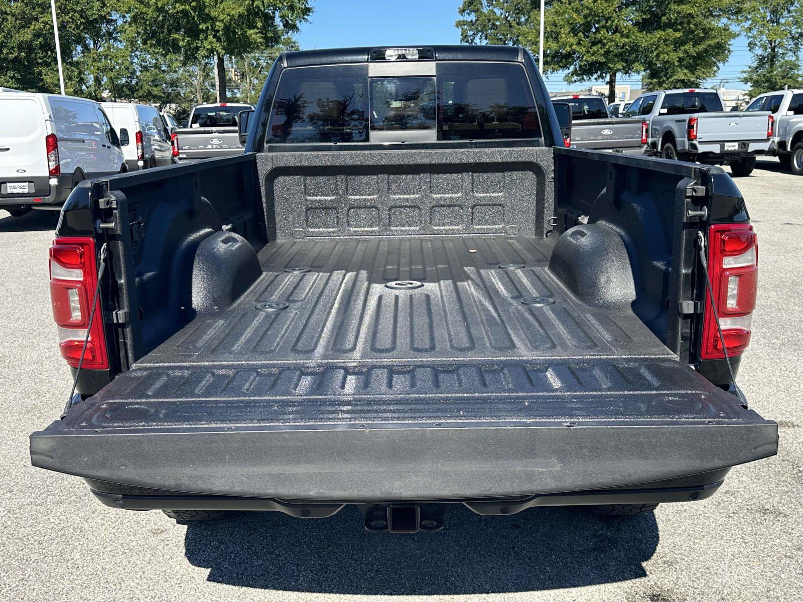 Used 2024 RAM 3500 Limited w/ Safety Group AWD/4WD image 32