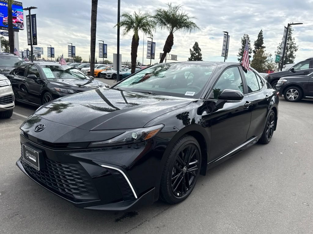 Used 2026 Toyota Camry SE w/ Multimedia Upgrade Package FWD image 5
