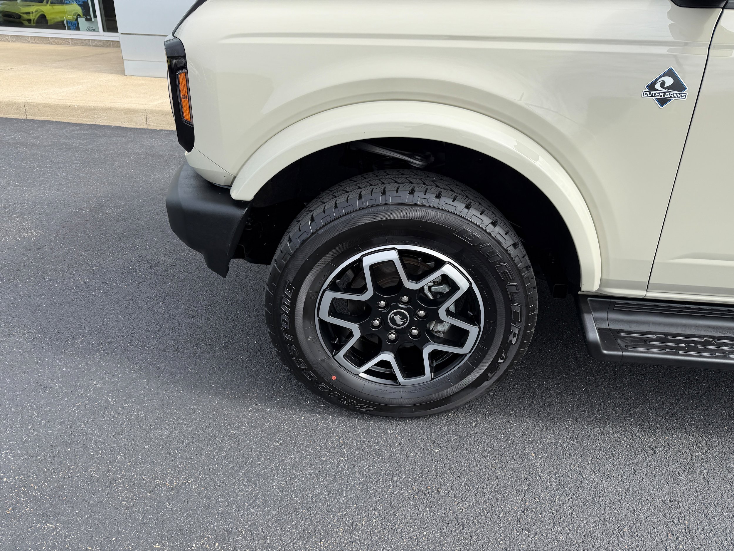 Certified 2025 Ford Bronco Outer Banks AWD/4WD image 10