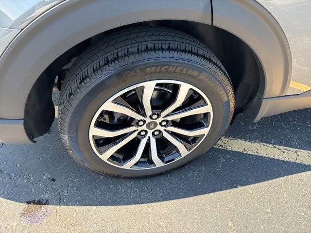 Certified 2025 Ford Explorer ST-Line AWD/4WD image 4
