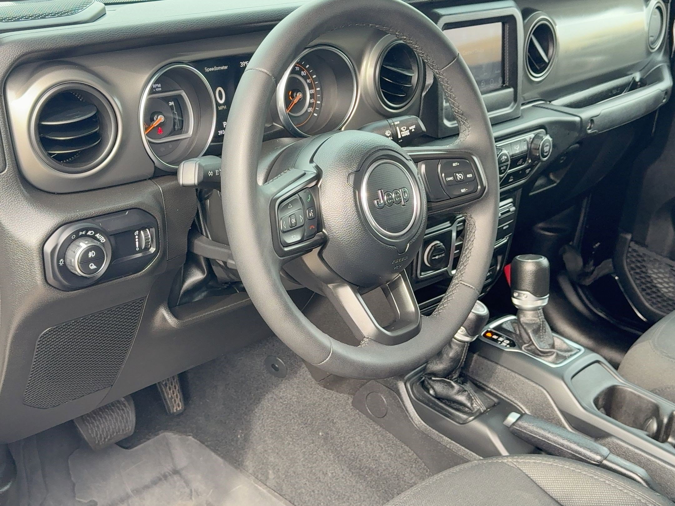 Used 2023 Jeep Gladiator Willys image 4