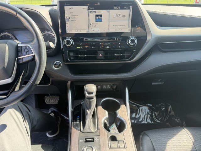Used 2022 Toyota Highlander Limited AWD/4WD image 18