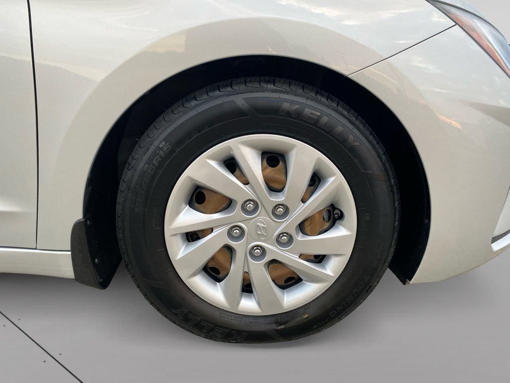 Used 2019 Hyundai Elantra SE w/ Cargo Package FWD image 9