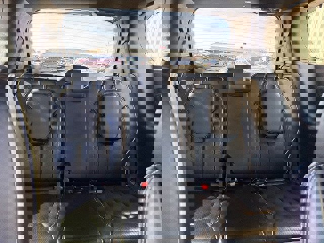 Used 2025 Chrysler Pacifica Limited image 11