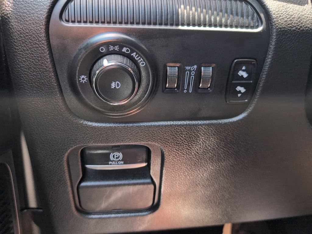 Used 2024 Jeep Wagoneer L Series II RWD image 27